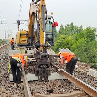 鐵路換枕機